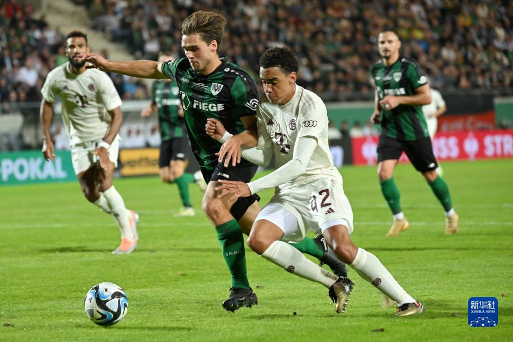 利物浦官方：战毕包将首次穿新主场球衣，社区盾穿新客场球衣