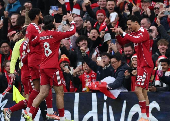 墨尔本城官方：莱基接受右髋关节手术，预计缺席三个月（墨尔本城：莱基已接受右髋手术，预计休战三个月）