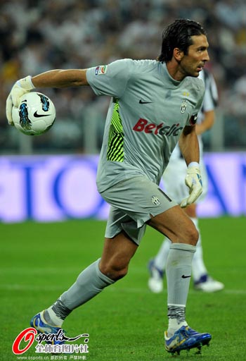 上港亚冠生死战！带蒋光太出征柔佛，是后防救星还是烟雾弹？（亚冠生死局！上港携蒋光太远征柔佛，他是后防定海神针还是烟雾弹？）