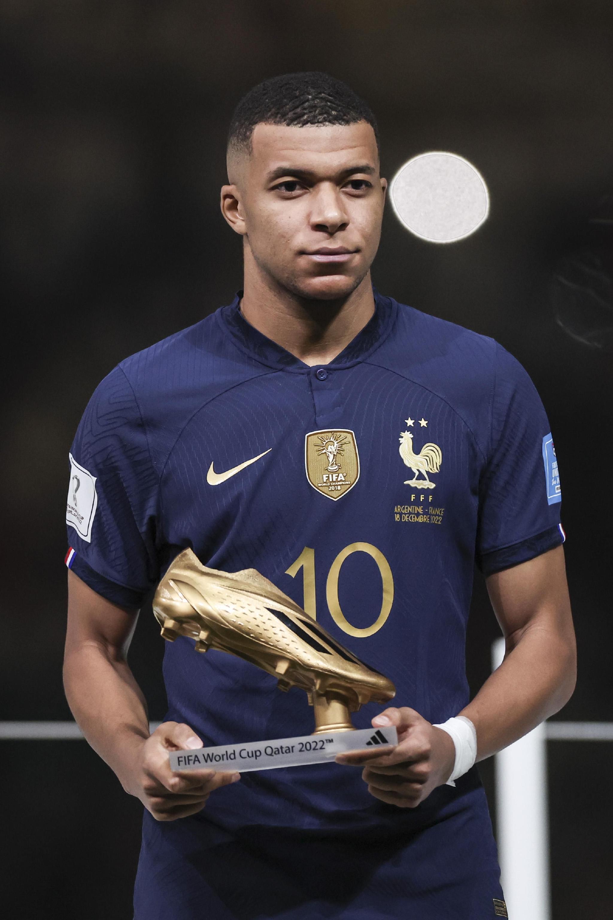 赫内斯：斯洛特对维尔茨的承诺没兑现；不续约穆勒是艰难决定（赫内斯：斯洛特未履行对维尔茨的承诺，不与穆勒续约是个艰难抉择）