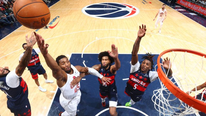 西甲：皇马客场2-2战平比利亚雷亚尔（西甲：皇马客场与比利亚雷亚尔2-2握手言和）