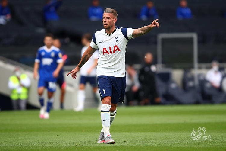 拉波尔塔谈奥尔莫：他差不多抬脚就有，希望他带巴萨登顶欧冠（拉波尔塔盛赞奥尔莫：几乎抬脚就能进，盼其率巴萨问鼎欧冠）