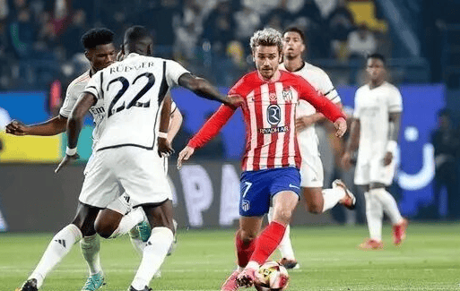 戴伟浚发文疑似告别申花，中国年轻球员的出路究竟在何方？（戴伟浚社媒发声疑与申花告别，中国年轻球员的未来路在何处？）