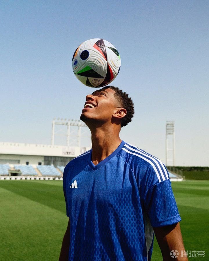 跟队记者：米兰内部否认了蒂亚戈-席尔瓦可能回归的传闻（跟队记者：米兰方面否认蒂亚戈-席尔瓦回归传闻）